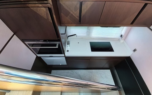 Продается моторная яхта Galeon 700 Skydeck